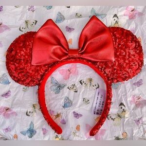 DisneyLand Parks Red Sequin Bow Minnie Mouse Ears Headband -Excellent Condition!